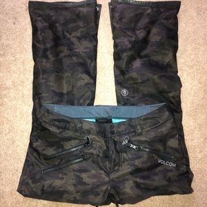 SOLD Volcom Snow Pants